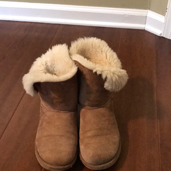 Ugg Boots - Picture 3 of 6